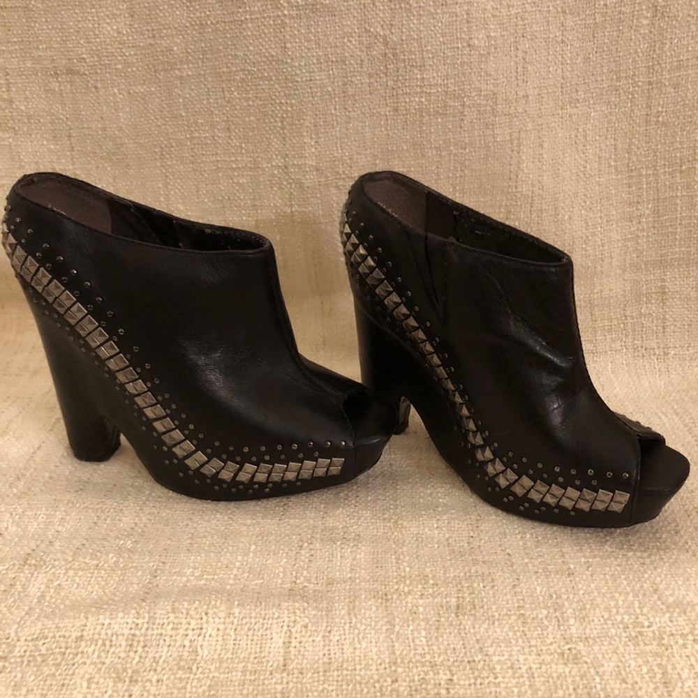 Sam Edelman Studded Platform Wedge; size 6